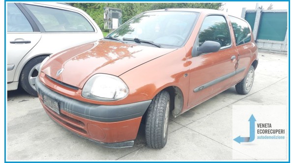 RENAULT CLIO 2a Serie  del 1998 parti usate e ricambi