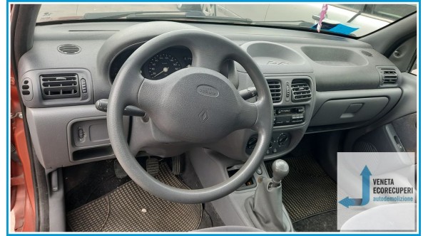 RENAULT CLIO 2a Serie  del 1998 parti usate e ricambi