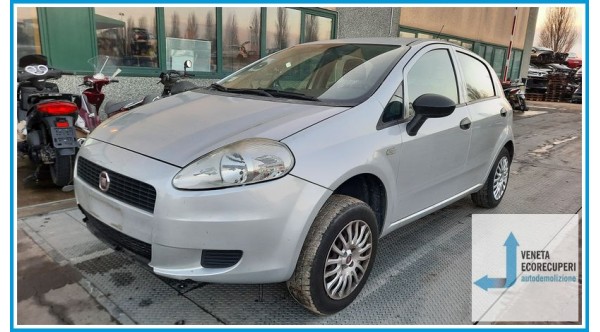 FIAT GRANDE PUNTO 3X del 2013 parti usate e ricambi
