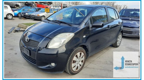 TOYOTA YARIS  del 2006 parti usate e ricambi