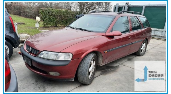 OPEL VECTRA J96 del 1998 parti usate e ricambi