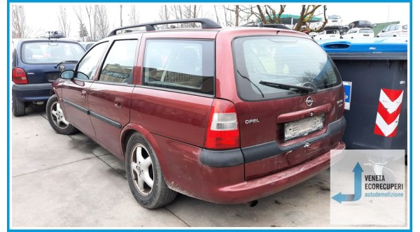 OPEL VECTRA J96 del 1998 parti usate e ricambi