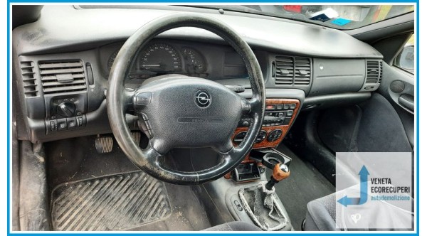 OPEL VECTRA J96 del 1998 parti usate e ricambi