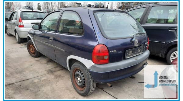 OPEL CORSA S93 del 1998 parti usate e ricambi