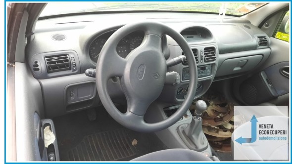 RENAULT CLIO 2a Serie  del 1999 parti usate e ricambi