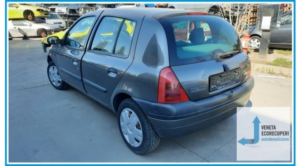 RENAULT CLIO 2a Serie  del 2000 parti usate e ricambi