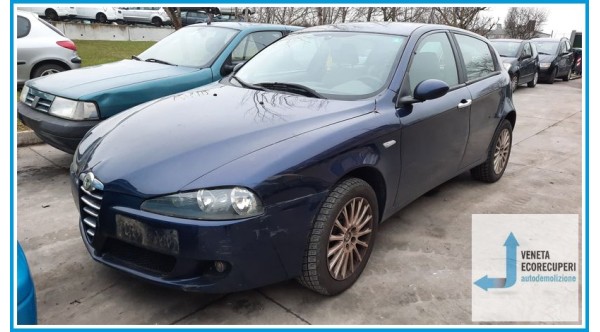 ALFA ROMEO 147 W8 del 2005 parti usate e ricambi