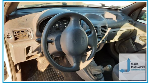 RENAULT CLIO 2a Serie  del 1998 parti usate e ricambi