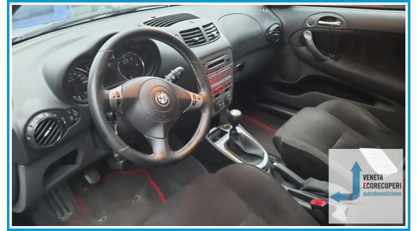 ALFA ROMEO 147 W8 del 2007 parti usate e ricambi