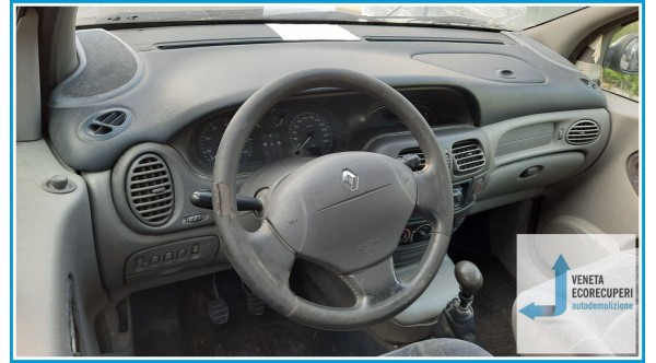 RENAULT MEGANE 1a Serie  del 2000 parti usate e ricambi