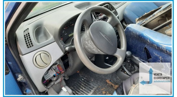 FIAT PUNTO 1N/1P del 2002 parti usate e ricambi - Tipo Motore 188A4000
