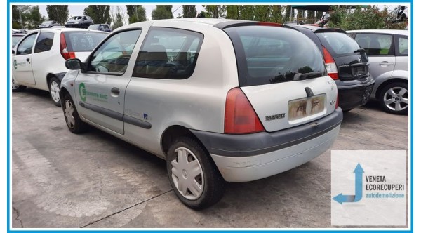 RENAULT CLIO 2a Serie  del 2000 parti usate e ricambi - Tipo Motore D7FD7