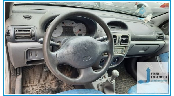RENAULT CLIO 2a Serie  del 2000 parti usate e ricambi - Tipo Motore D7FD7