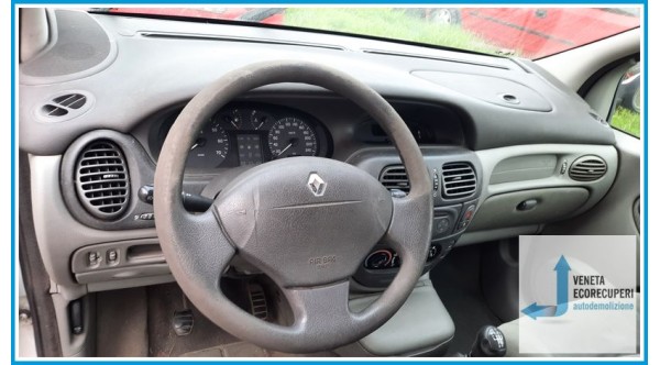RENAULT MEGANE 1a Serie  del 2002 parti usate e ricambi - Tipo Motore F9QK7