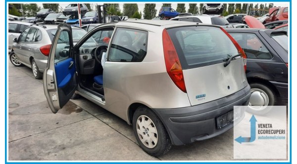 FIAT PUNTO 1N/1P del 2000 parti usate e ricambi - Tipo Motore 188A4000