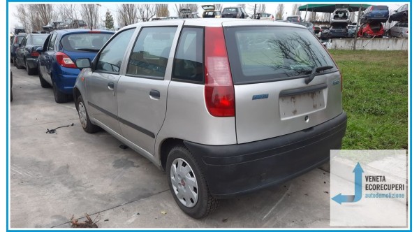 FIAT PUNTO 1a Serie  del 1997 parti usate e ricambi - Tipo Motore 176B2000