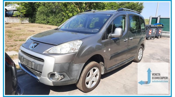 PEUGEOT PARTNER B9 del 2009 parti usate e ricambi