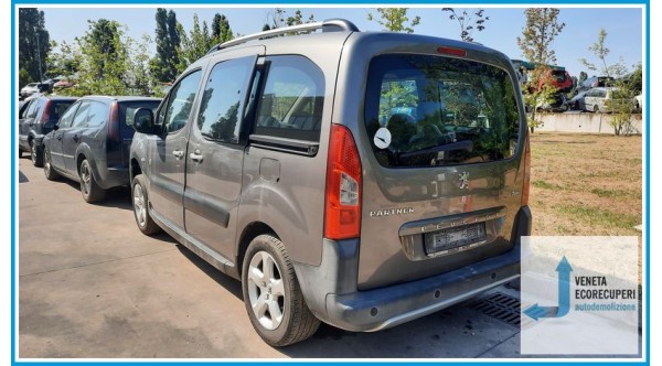 PEUGEOT PARTNER B9 del 2009 parti usate e ricambi