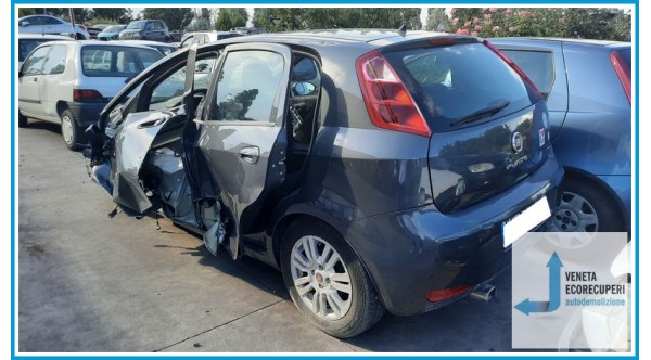 FIAT PUNTO 6U del 2016 parti usate e ricambi - Tipo Motore 330A1000