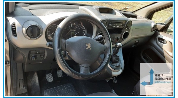 PEUGEOT PARTNER B9 del 2009 parti usate e ricambi