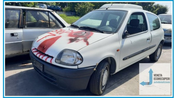 RENAULT CLIO 2a Serie  del 2001 parti usate e ricambi - Tipo Motore F8QP6