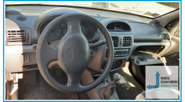 RENAULT CLIO 2a Serie  del 2001 parti usate e ricambi - Tipo Motore D7FG7