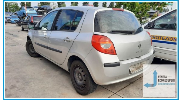 RENAULT CLIO 3a Serie  del 2007 parti usate e ricambi - Tipo Motore D4FD7