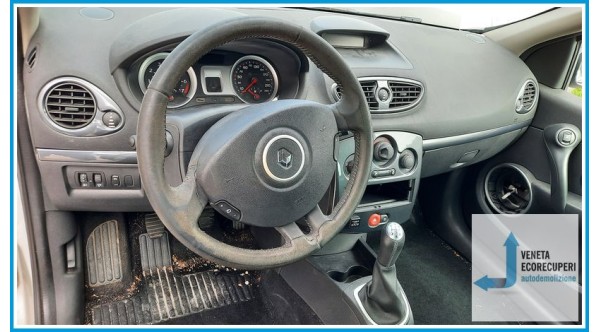 RENAULT CLIO 3a Serie  del 2007 parti usate e ricambi - Tipo Motore D4FD7