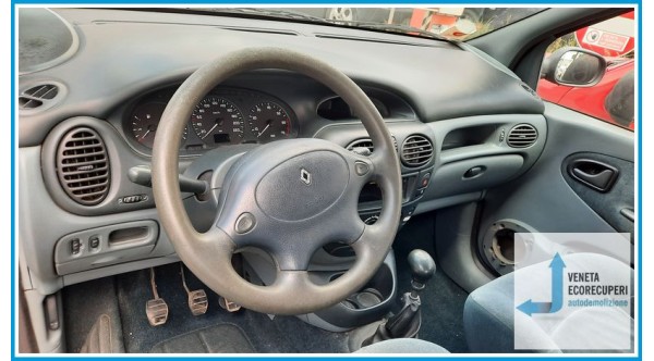 RENAULT MEGANE 1a Serie  del 1997 parti usate e ricambi - Tipo Motore K7MA7