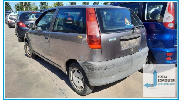 FIAT PUNTO 1a Serie  del 1998 parti usate e ricambi - Tipo Motore 176B2000