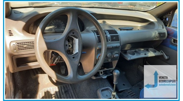 FIAT PUNTO 1a Serie  del 1998 parti usate e ricambi - Tipo Motore 176B2000