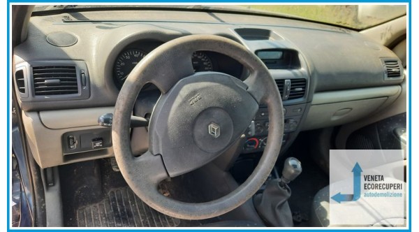 RENAULT CLIO 2a Serie  del 2002 parti usate e ricambi - Tipo Motore D4FB7