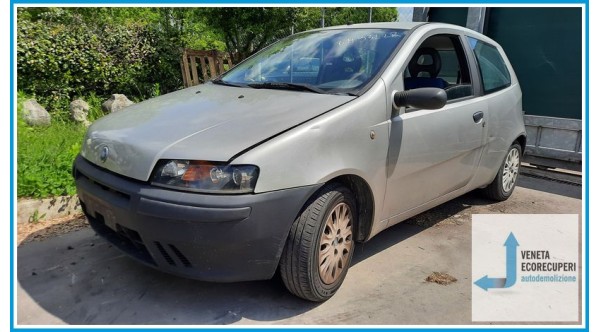 FIAT PUNTO 1N/1P del 2000 parti usate e ricambi - Tipo Motore 188A4000