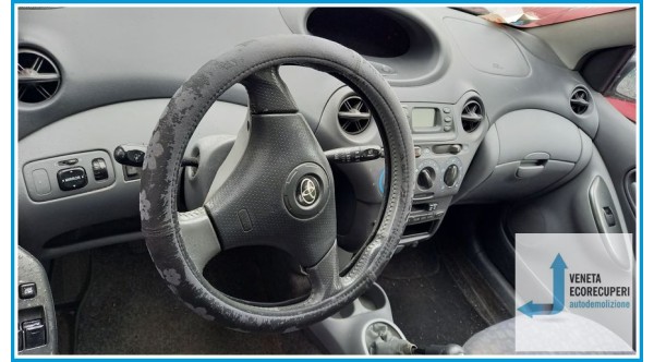 TOYOTA YARIS JPP del 2002 parti usate e ricambi - Tipo Motore 2NZFE