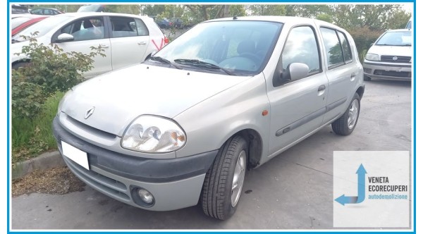 RENAULT CLIO 2a Serie  del 2001 parti usate e ricambi - Tipo Motore D4FB7