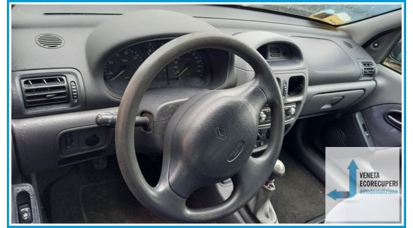 RENAULT CLIO 2a Serie  del 2001 parti usate e ricambi - Tipo Motore D7FD7