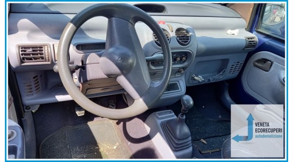 RENAULT TWINGO 1a Serie  del 1998 parti usate e ricambi - Tipo Motore D7FB7