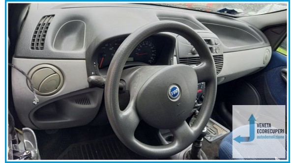 FIAT PUNTO 1N/1P del 2001 parti usate e ricambi - Tipo Motore 188A5000