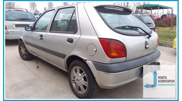 FORD FIESTA DX del 2001 parti usate e ricambi