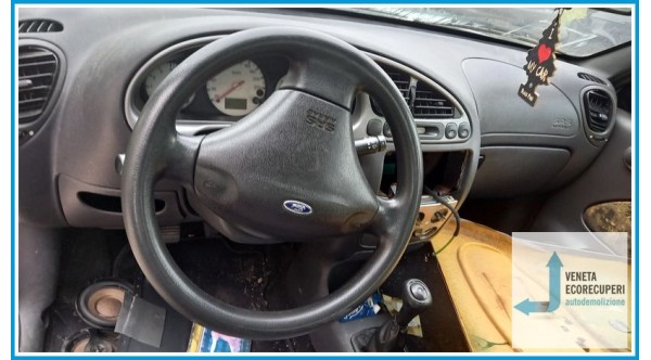 FORD FIESTA DX del 2001 parti usate e ricambi