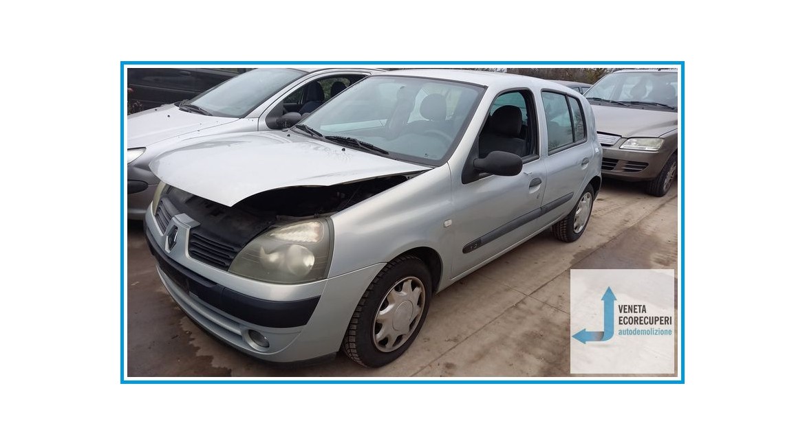 RENAULT CLIO 2a Serie  del 2004 parti usate e ricambi