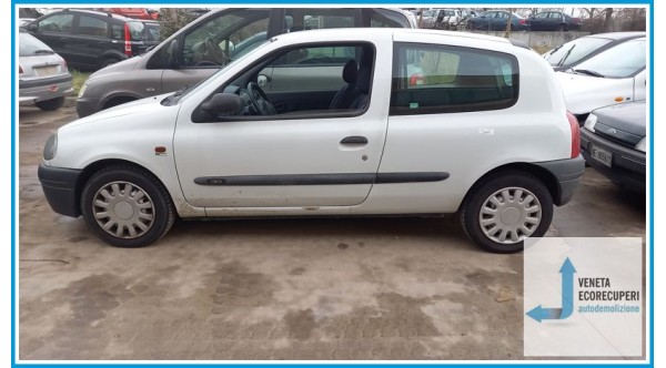 RENAULT CLIO 2a Serie  del 2000 parti usate e ricambi