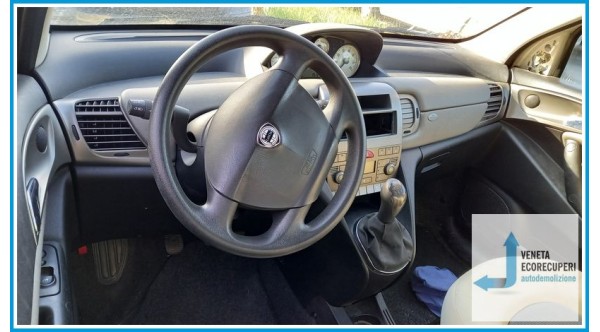 LANCIA YPSILON TE del 2004 parti usate e ricambi