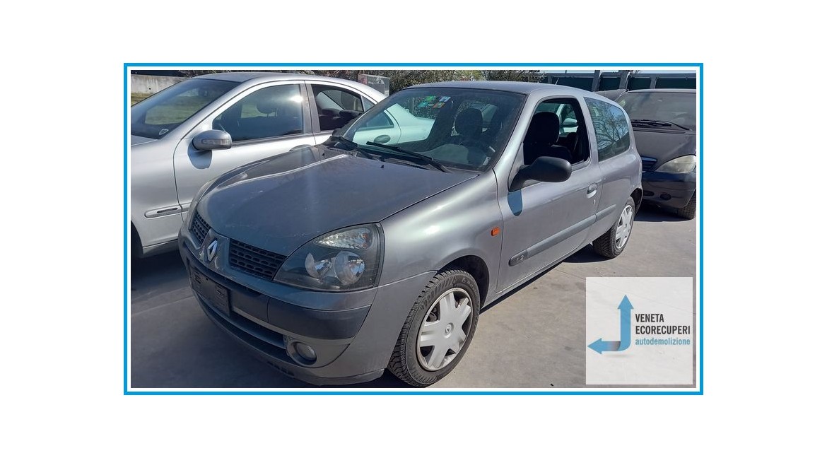 RENAULT CLIO 2a Serie  del 2003 parti usate e ricambi