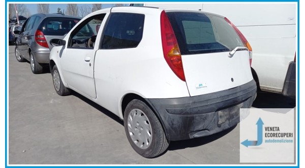 FIAT PUNTO VAN 2U del 2002 parti usate e ricambi