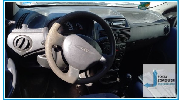 FIAT PUNTO VAN 2U del 2002 parti usate e ricambi