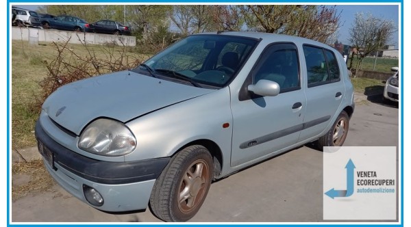 RENAULT CLIO 2a Serie  del 2001 parti usate e ricambi