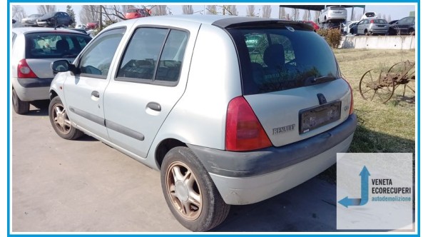 RENAULT CLIO 2a Serie  del 2001 parti usate e ricambi