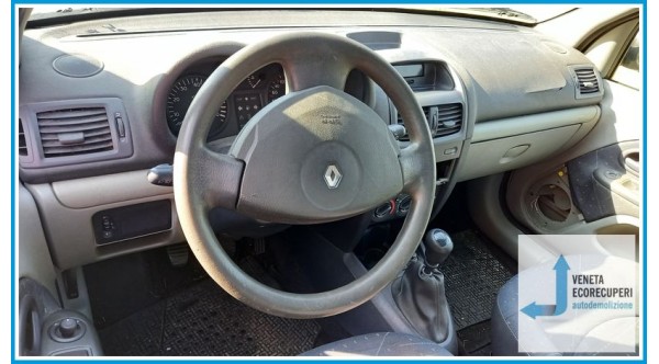 RENAULT CLIO 2a Serie  del 2001 parti usate e ricambi