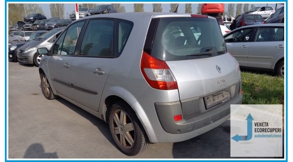 RENAULT SCENIC 2a Serie  del 2005 parti usate e ricambi